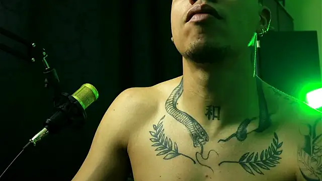 Snapshot of FindomForMe chatting on 12/18/25, 09:40 FindomForMe online show from 12/18/25, 09:40