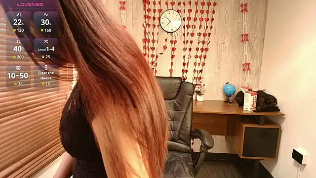 Snapshot of Charlotte_Lyra chatting on 12/17/25, 12:54 Charlotte Lyra online show from 12/17/25, 12:54