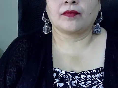 Soniya Sha online show from 04/15/26, 07:47