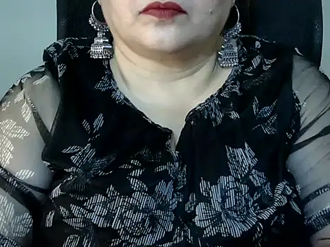 Snapshot of Soniya_Sha chatting on 03/01/26, 05:46 Soniya Sha online show from 03/01/26, 05:46