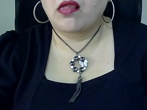 Soniya Sha online show from 05/13/26, 07:26