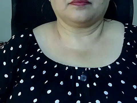 Soniya Sha online show from 05/17/26, 06:52