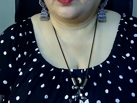 Snapshot of Soniya_Sha chatting on 02/17/26, 07:11 Soniya Sha online show from 02/17/26, 07:11