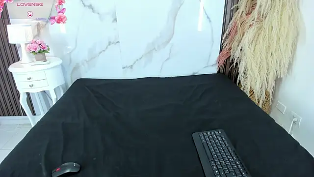 hilarythomsom online show from 02/20/26, 12:51