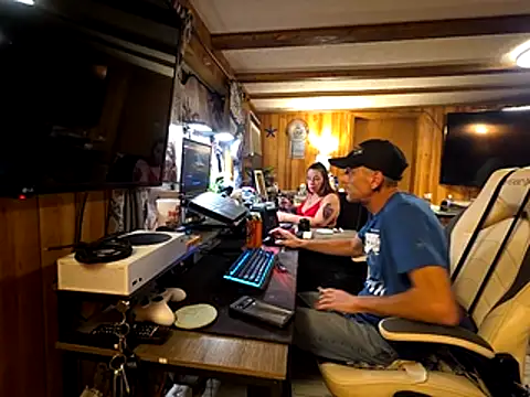 Snapshot of JavaAndBustyDiamond chatting on 12/05/25, 01:38 JavaAndBustyDiamond online show from 12/05/25, 01:38