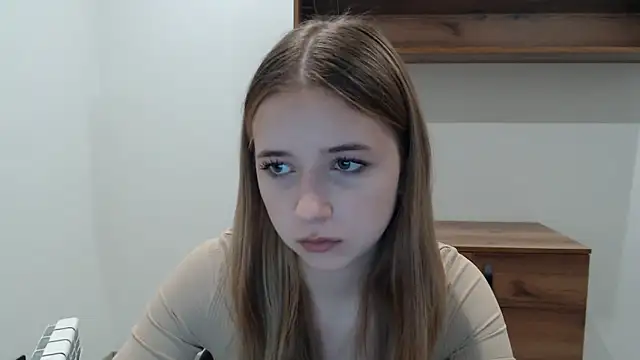 Snapshot of SweetBellaa_ chatting on 12/16/25, 11:25 SweetBellaa online show from 12/16/25, 11:25