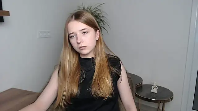 Snapshot of SweetBellaa_ chatting on 12/04/25, 01:21 SweetBellaa online show from 12/04/25, 01:21