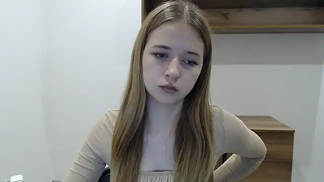 Snapshot of SweetBellaa_ chatting on 12/18/25, 10:41 SweetBellaa online show from 12/18/25, 10:41