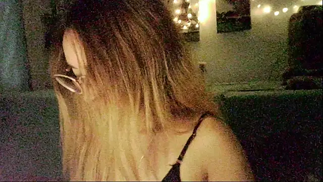 LunaRush online show from 12/21/25, 09:04