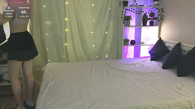 Snapshot of Katy_Midocalm chatting on 12/05/25, 05:28 Katy Midocalm online show from 12/05/25, 05:28