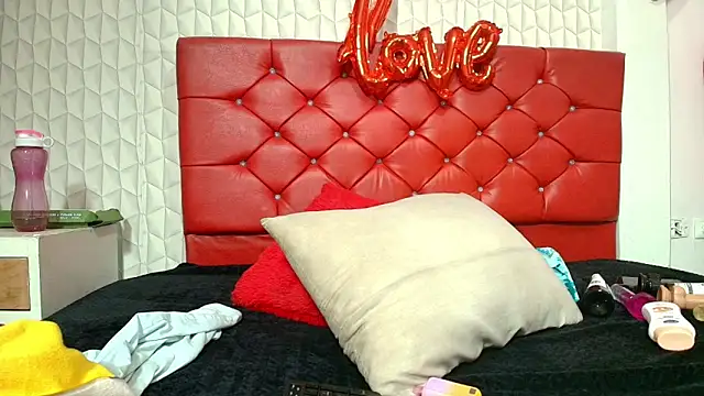 Snapshot of Elizabetth_Roman chatting on 02/18/26, 08:27 Elizabetth Roman online show from 02/18/26, 08:27