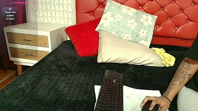 Elizabetth Roman online show from 03/18/26, 07:59