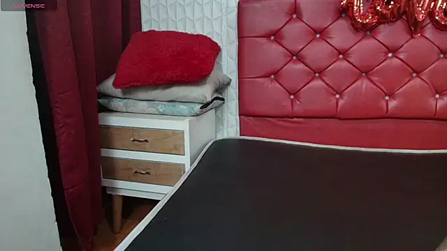 Elizabetth Roman online show from 04/08/26, 02:57