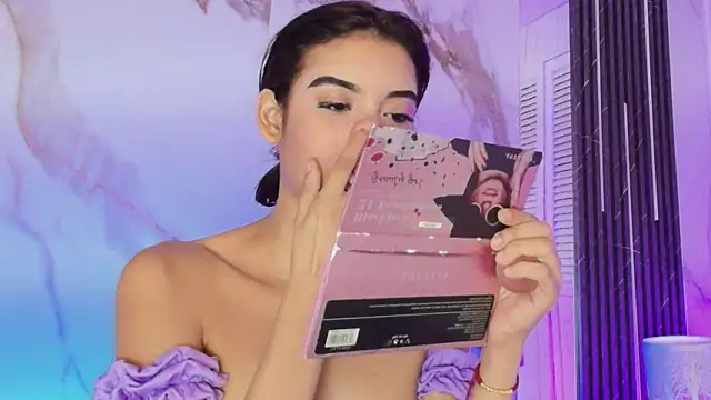 BellaHarpeer online show from 02/26/26, 08:42