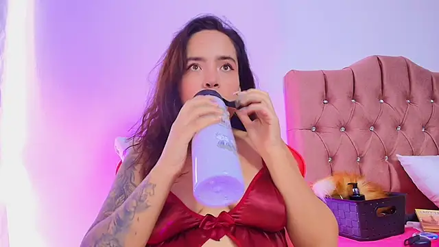 Snapshot of sara_santana__ chatting on 02/14/26, 01:55 sara santana online show from 02/14/26, 01:55