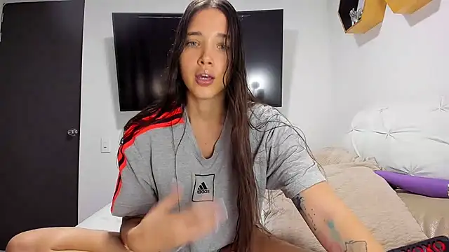 Snapshot of valen_or chatting on 01/06/26, 12:58 valen or online show from 01/06/26, 12:58