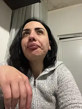 tesaa1212 online show from 01/05/26, 05:27