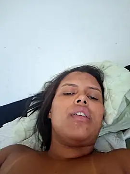 Pretinha08001 online show from 12/21/25, 01:46