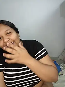 Snapshot of VaneandRossy chatting on 06/19/26, 12:16 VaneandRossy online show from 06/19/26, 12:16