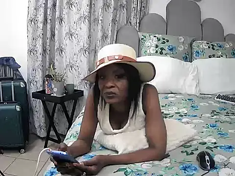 DivineEbonyGrace online show from 12/21/25, 08:16