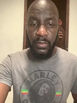 Snapshot of goldenshower2451 chatting on 12/19/25, 04:05 goldenshower2451 online show from 12/19/25, 04:05