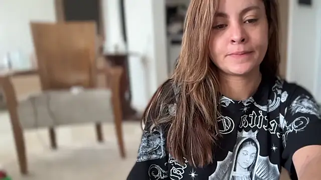 miaferrer777 online show from 04/12/26, 04:21