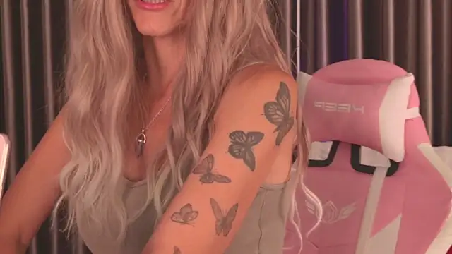 betty xoxoo online show from 04/15/26, 10:43