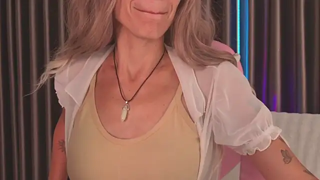 betty xoxoo online show from 04/27/26, 12:36