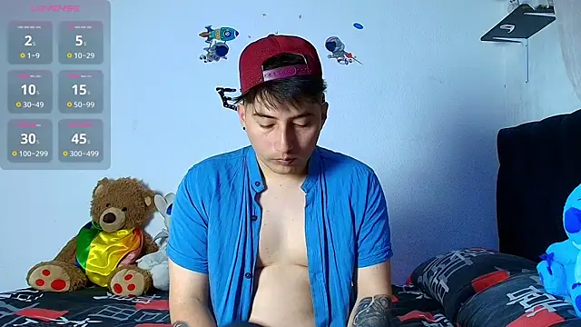 Snapshot of ethan__01 chatting on 12/14/25, 07:52 ethan 01 online show from 12/14/25, 07:52