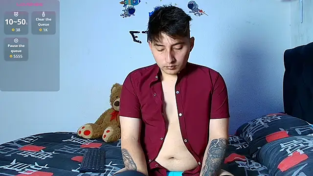 Snapshot of ethan__01 chatting on 12/15/25, 06:58 ethan 01 online show from 12/15/25, 06:58