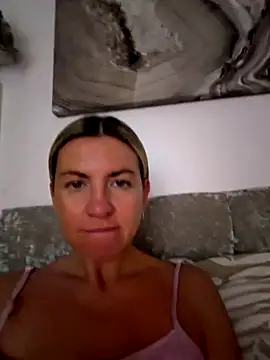 Britney HartX online show from 12/04/25, 11:15