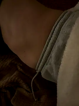 Snapshot of stelliew chatting on 12/22/25, 09:48 stelliew online show from 12/22/25, 09:48