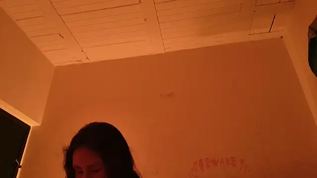 Snapshot of MoonLipsON- chatting on 06/21/26, 01:33 MoonLipsON- online show from 06/21/26, 01:33