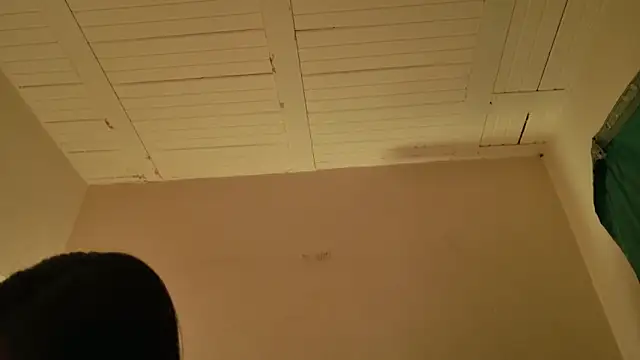 Snapshot of MoonLipsON- chatting on 06/10/26, 02:13 MoonLipsON- online show from 06/10/26, 02:13