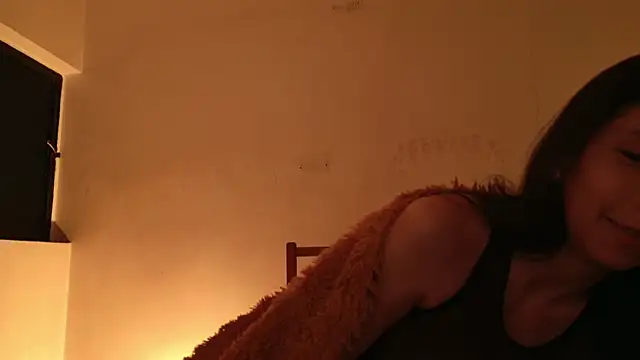 Snapshot of MoonLipsON- chatting on 06/07/26, 04:18 MoonLipsON- online show from 06/07/26, 04:18