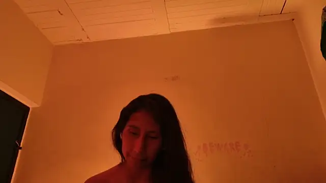 Snapshot of MoonLipsON- chatting on 06/12/26, 12:19 MoonLipsON- online show from 06/12/26, 12:19
