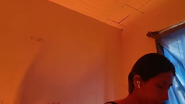 MoonLipsON- online show from 05/08/26, 05:06