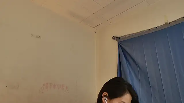 MoonLipsON- online show from 04/13/26, 06:50