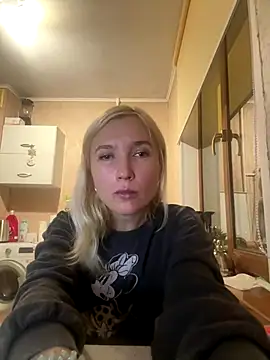 KisJeni online show from 12/04/25, 06:07