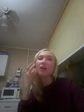 KisJeni online show from 12/17/25, 07:30