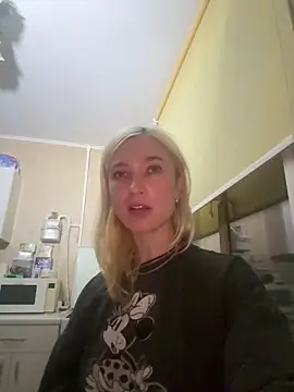 KisJeni online show from 12/16/25, 05:06