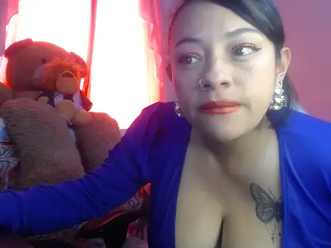 Snapshot of loreboobies1 chatting on 12/17/25, 05:07 loreboobies1 online show from 12/17/25, 05:07