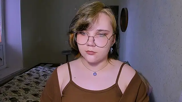 Lily-Violet online show from 04/07/26, 12:18