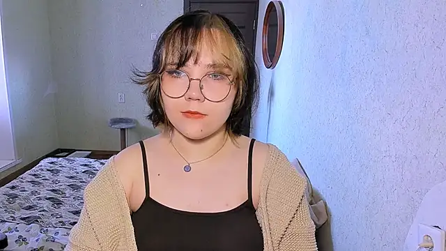 Lily-Violet online show from 03/31/26, 09:11