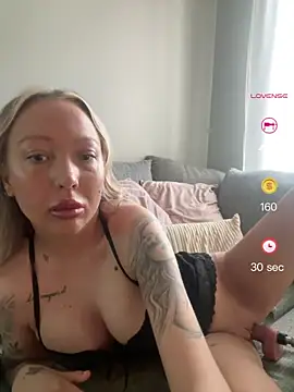 Sannababyy online show from 04/26/26, 03:42