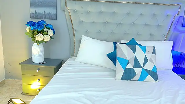 AnnieLeigt online show from 03/04/26, 12:24