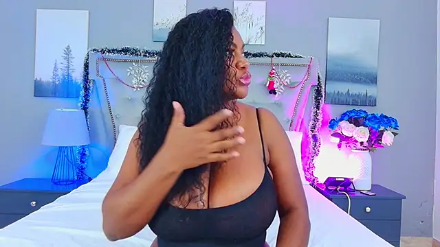 Snapshot of AnnieLeigt chatting on 12/22/25, 11:54 AnnieLeigt online show from 12/22/25, 11:54