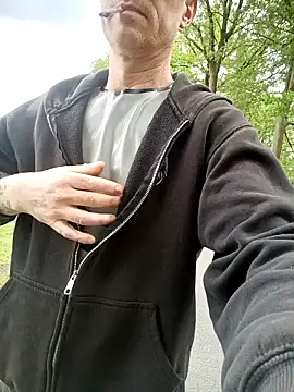Snapshot of jefflatex45 chatting on 05/07/26, 11:24 jefflatex45 online show from 05/07/26, 11:24