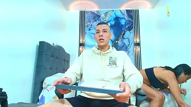 Valentina and sneider  online show from 02/07/26, 07:11