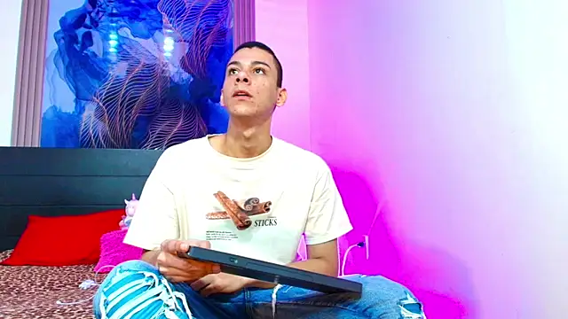 Valentina and sneider  online show from 04/09/26, 10:05